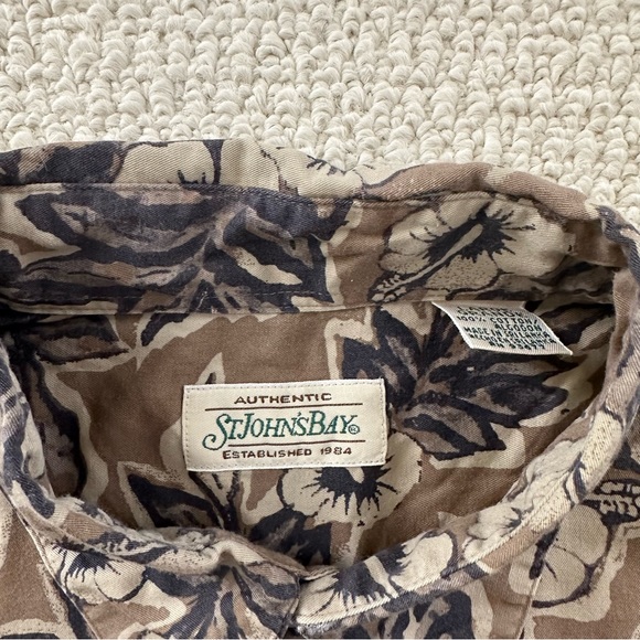 Vintage Patterned Button Up Shirt - Picture 3 of 7